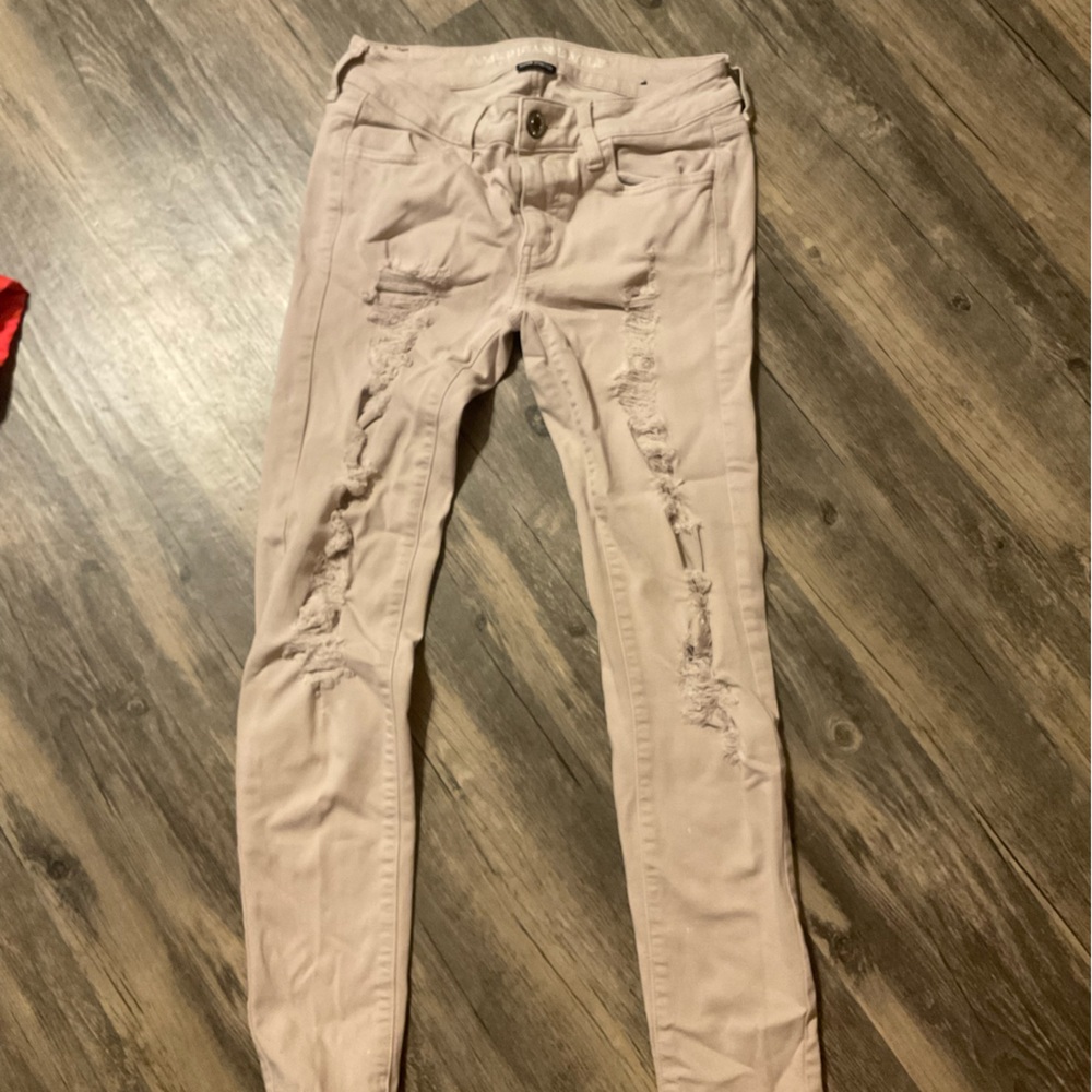 American eagle, size 4, tarnish creamy color